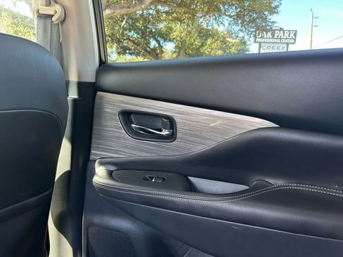 Used 2018 Nissan Murano SL w/ Moonroof Package image 18