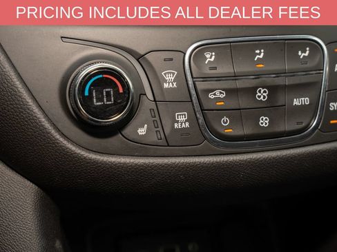 Used 2024 Chevrolet Equinox LT FWD image 15