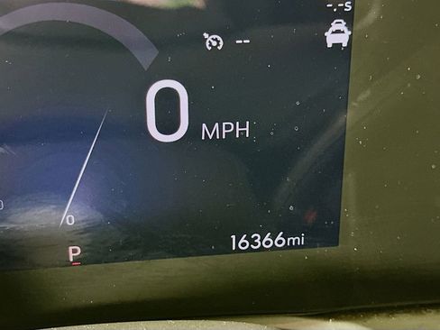 Used 2025 Buick Encore GX Preferred AWD/4WD image 17