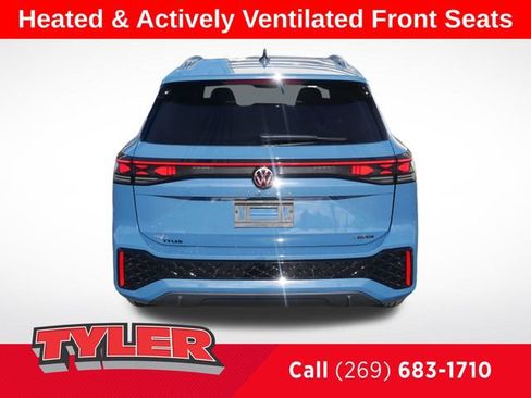 Used 2025 Volkswagen Tiguan SEL R-Line AWD/4WD image 7