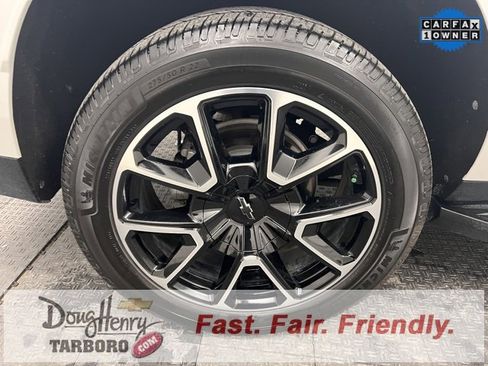 Used 2023 Chevrolet Suburban RST w/ Luxury Package image 19