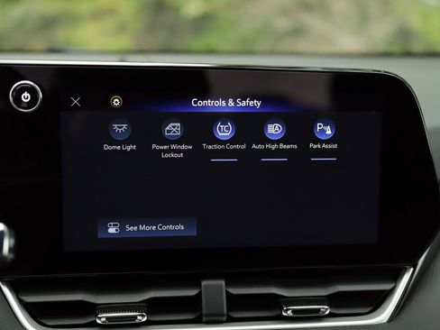 Used 2025 Chevrolet Equinox LT FWD image 16