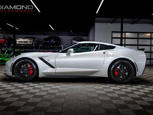 Used 2019 Chevrolet Corvette Stingray Coupe RWD image 9
