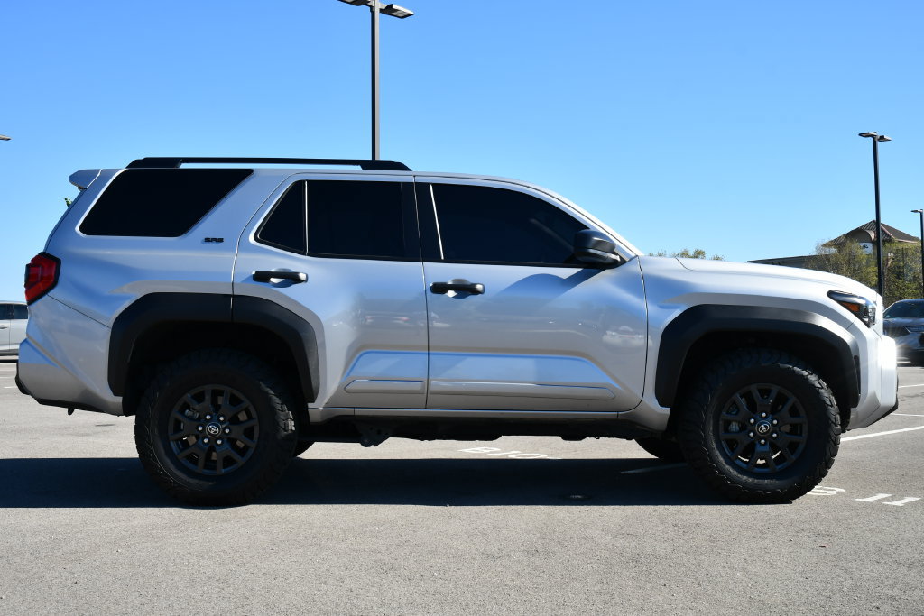 Used 2025 Toyota 4Runner SR5 AWD/4WD image 11