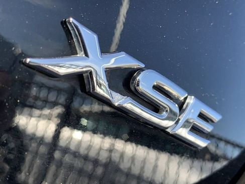 Used 2019 Toyota Camry XSE FWD image 43