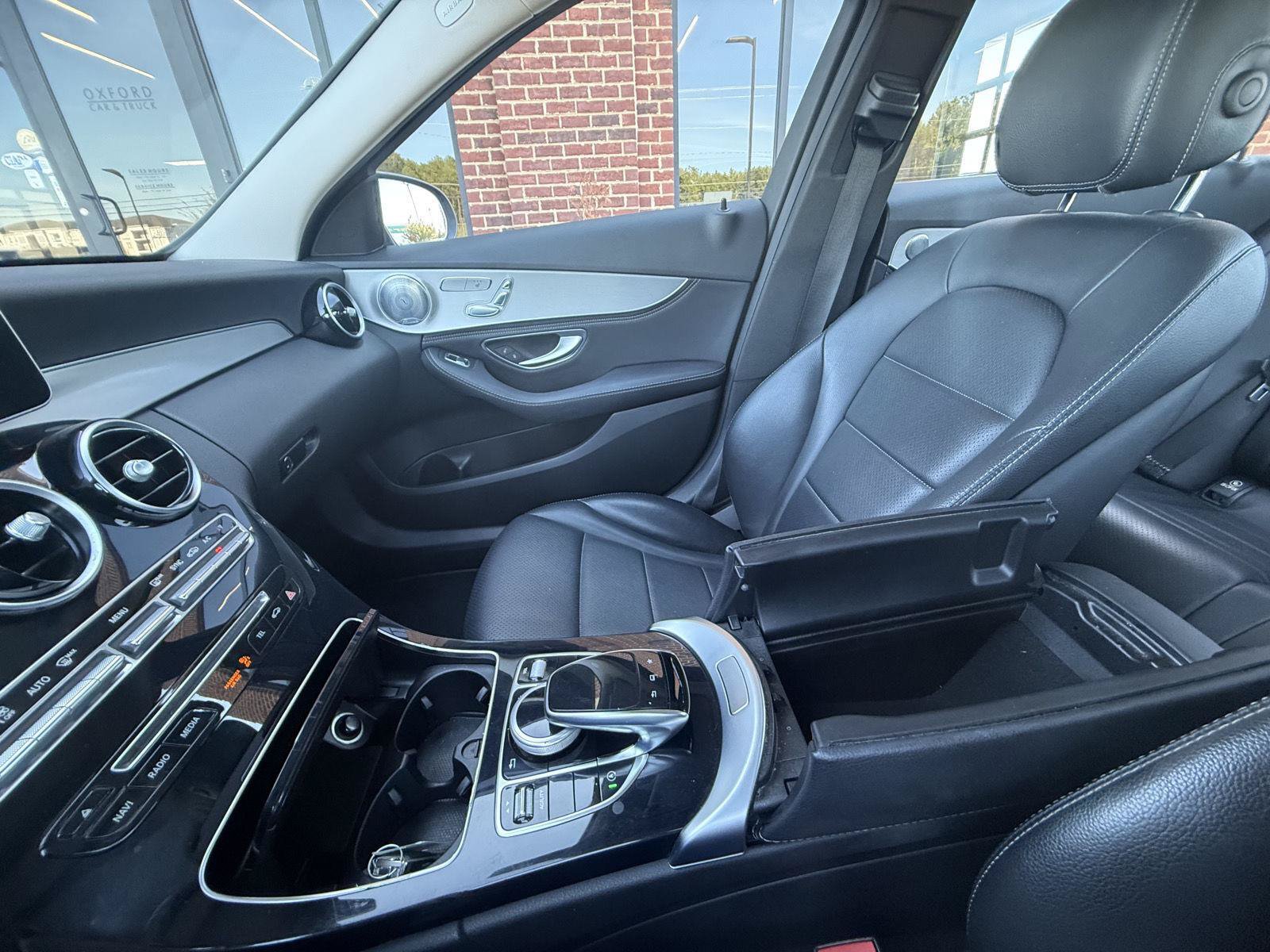 Used 2015 Mercedes-Benz C 300 Sedan image 9