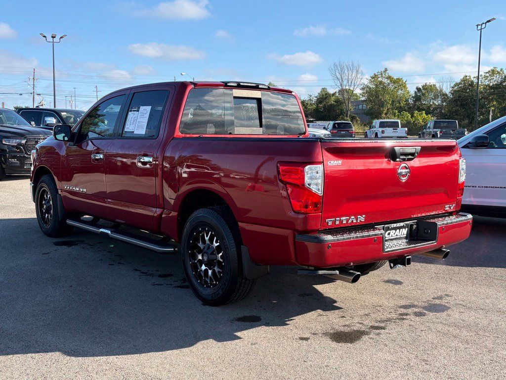 Used 2018 Nissan Titan SV w/ SV Convenience Package RWD image 5