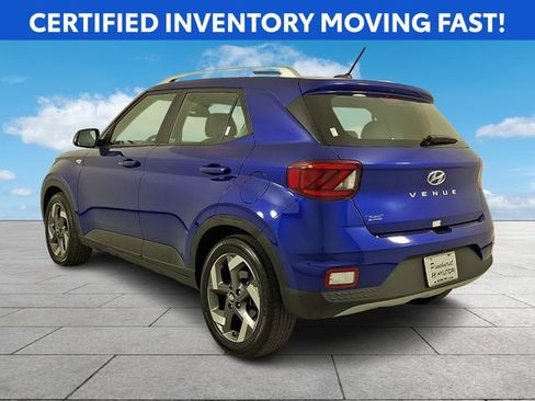 Certified 2025 Hyundai Venue SEL FWD image 5