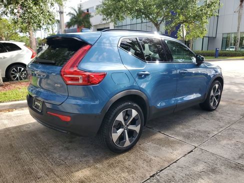 Certified 2023 Volvo XC40 B5 Plus w/ Driver Assist Package AWD/4WD image 6