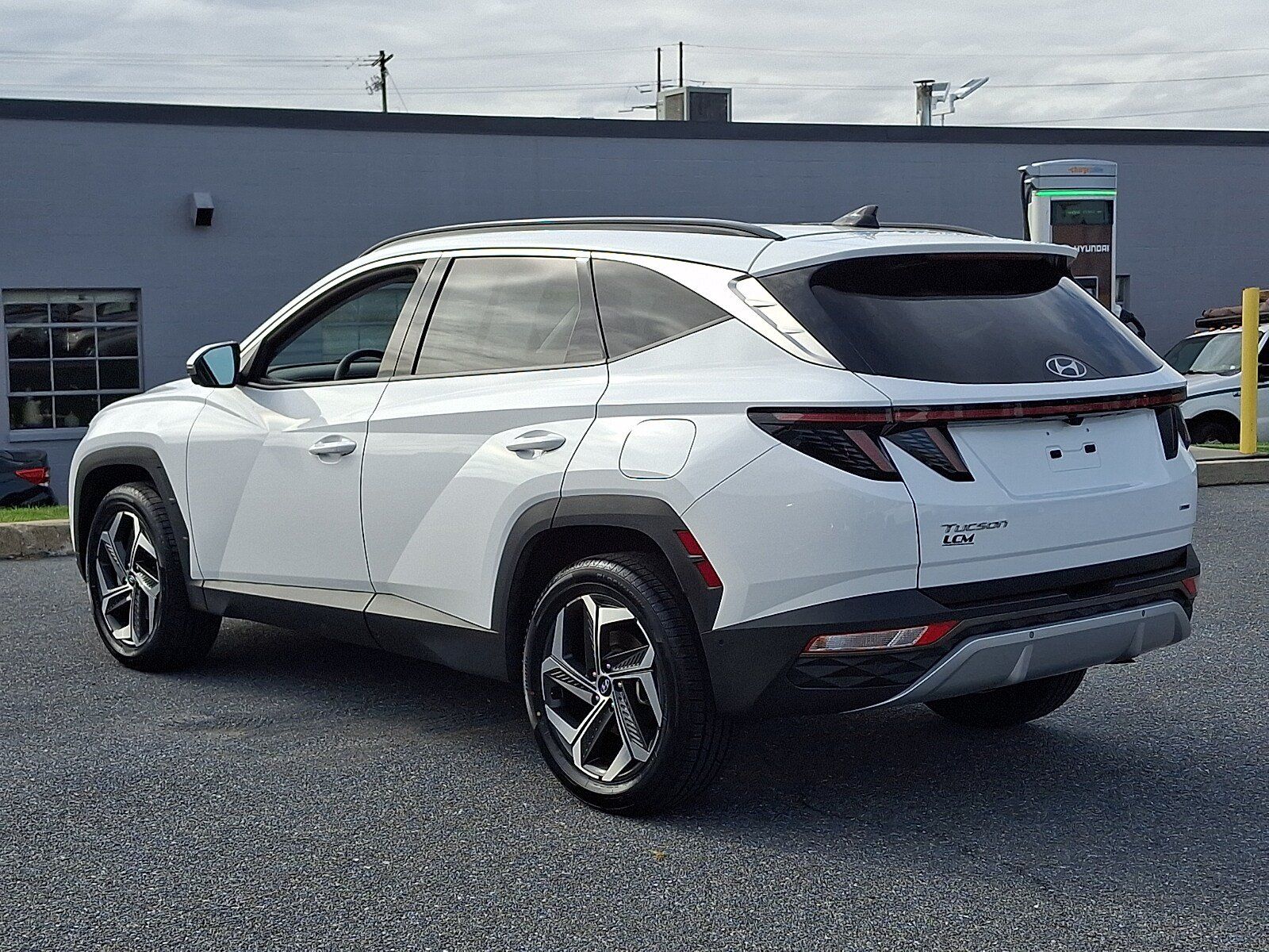 Certified 2023 Hyundai Tucson Limited AWD/4WD image 7