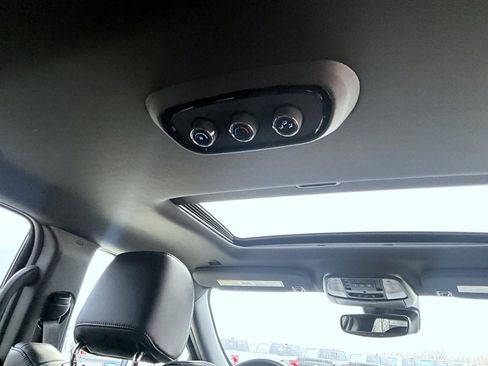 Used 2025 Dodge Durango GT image 21