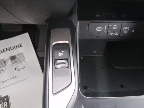Used 2024 Kia Sorento S AWD/4WD image 30