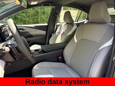Used 2026 Toyota Camry SE FWD image 12