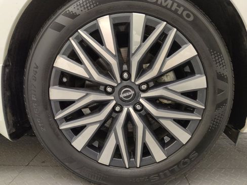 Used 2024 Nissan Altima 2.5 SV w/ SV Premium Package FWD image 31