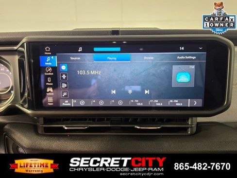 Used 2024 Jeep Wrangler Unlimited Sport AWD/4WD image 21