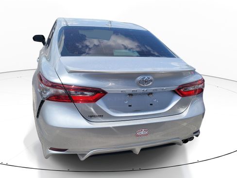 Used 2022 Toyota Camry SE w/ Audio Upgrade Package FWD image 6
