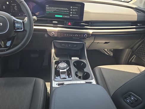 New 2026 Kia Carnival SX w/ SX Dark Edition Package FWD image 15
