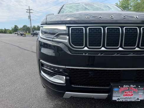 Used 2024 Jeep Wagoneer Series II w/ Flexible Seating Group AWD/4WD image 6