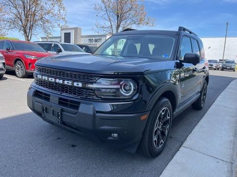 Certified 2025 Ford Bronco Sport Outer Banks w/ Outer Banks Tech Package+ image 3