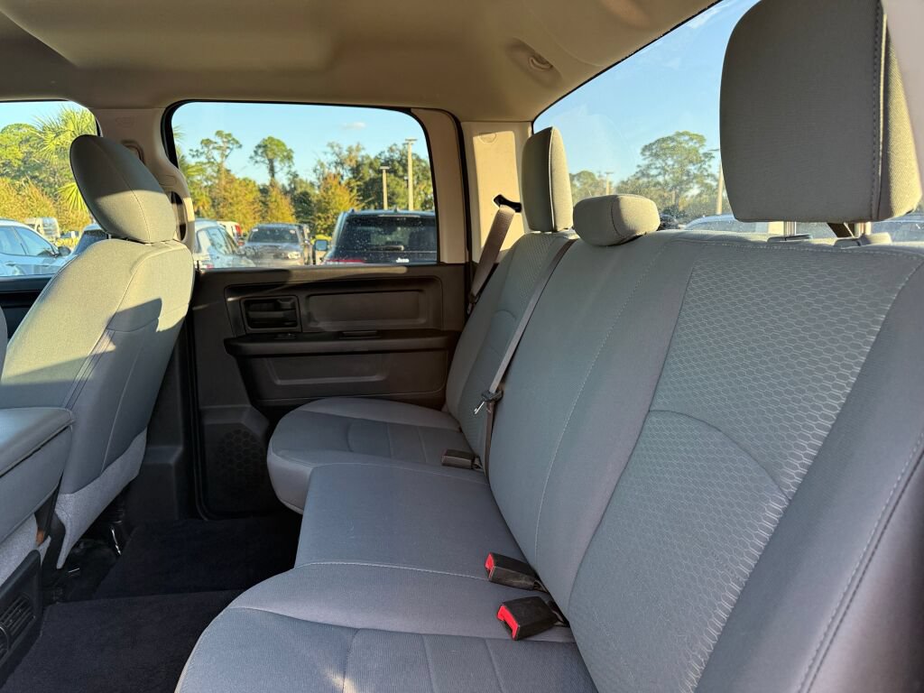 Used 2018 RAM 2500 Tradesman w/ Chrome Appearance Group AWD/4WD image 11