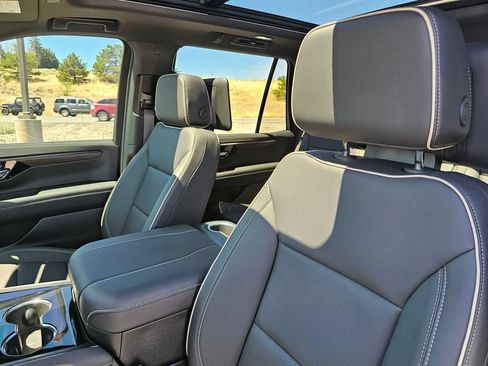 Certified 2026 Chevrolet Tahoe Premier AWD/4WD image 30