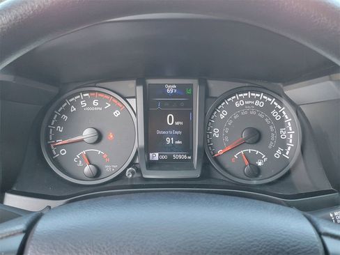 Used 2021 Toyota Tacoma SR w/ SR Convenience Package image 7