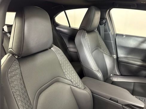 Used 2019 Lexus UX 250h AWD/4WD image 32
