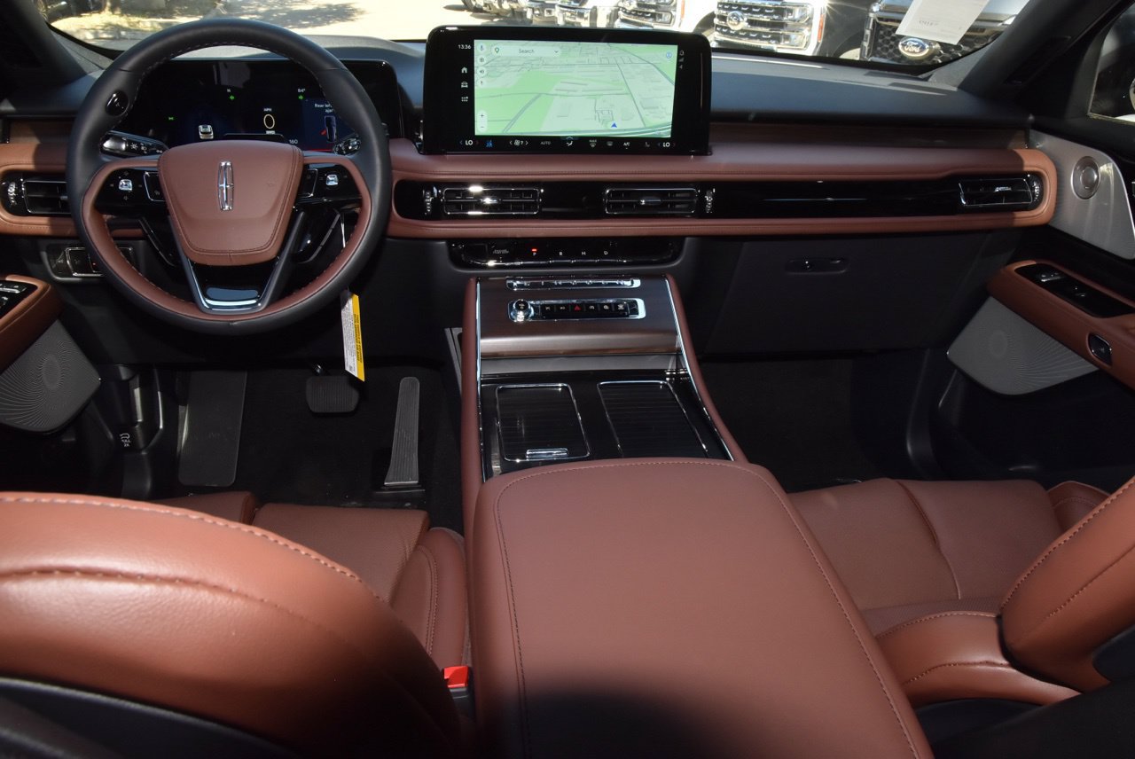New 2027 Lincoln Aviator Reserve AWD/4WD image 17
