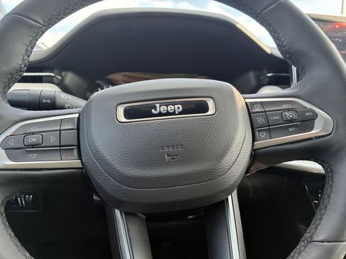 Used 2025 Jeep Compass Limited AWD/4WD image 29