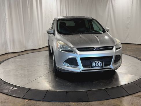 Used 2015 Ford Escape SE image 4