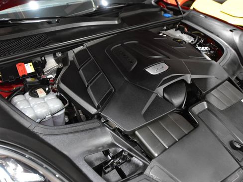 Used 2021 Porsche Cayenne AWD/4WD image 56