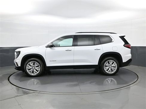 Used 2024 GMC Acadia Elevation image 8