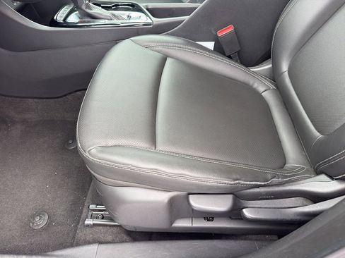 Used 2024 Buick Encore GX Sport Touring image 12