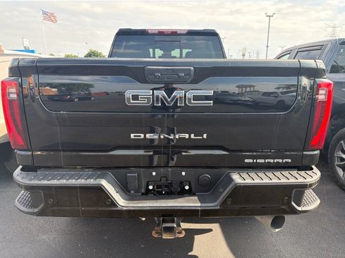 Used 2024 GMC Sierra 2500 Denali Ultimate AWD/4WD image 4