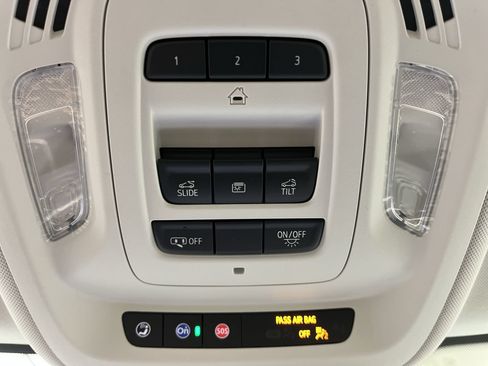 Certified 2025 Buick Envision Avenir AWD/4WD image 28