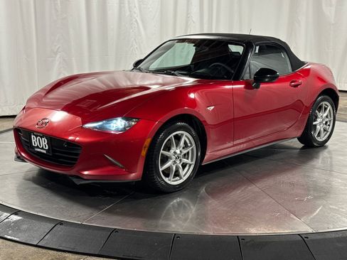 Used 2017 MAZDA MX-5 Miata Sport image 1