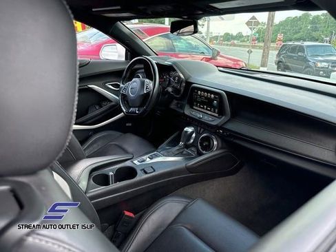 Used 2018 Chevrolet Camaro SS image 10