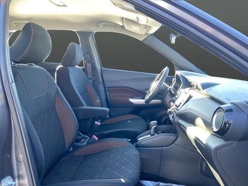 Used 2018 Nissan Kicks SR image 22