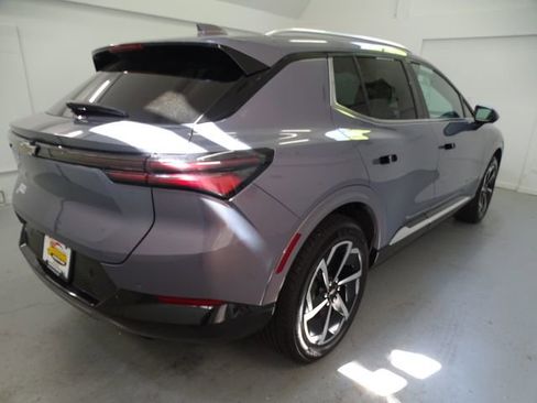 Used 2025 Chevrolet Equinox EV LT FWD image 21