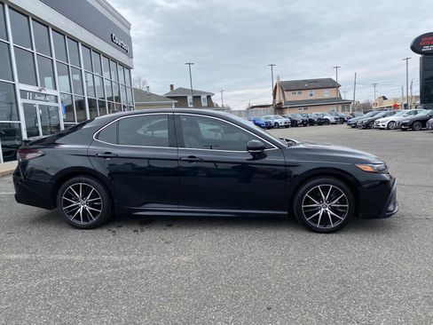Used 2023 Toyota Camry SE image 7