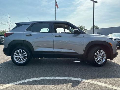Used 2023 Chevrolet TrailBlazer LS AWD/4WD image 5