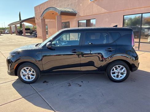 Certified 2025 Kia Soul LX FWD image 5