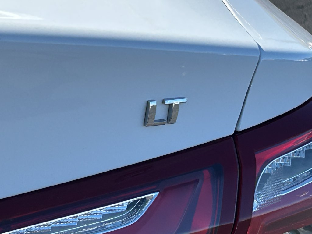 Used 2022 Chevrolet Malibu LT FWD image 4