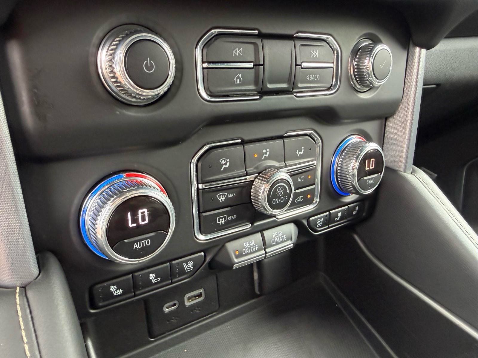 Used 2021 GMC Yukon XL SLT AWD/4WD image 29
