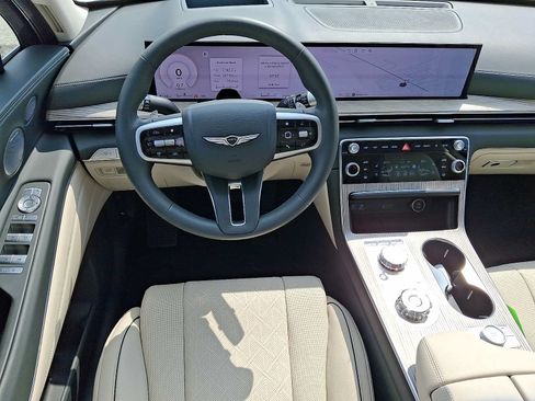 Used 2025 Genesis GV80 3.5T Advanced AWD/4WD image 11