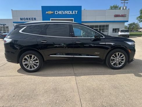 Used 2024 Buick Enclave Avenir w/ Avenir Technology Package FWD image 2