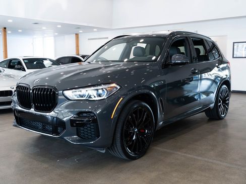 Used 2023 BMW X5 M50i w/ Executive Package image 28