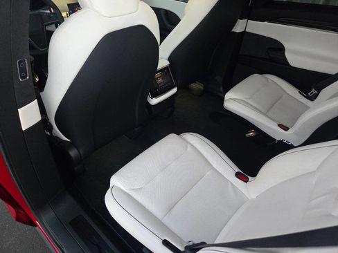 Used 2022 Tesla Model X Plaid image 21