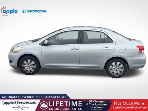 Used 2010 Toyota Yaris Sedan image 4