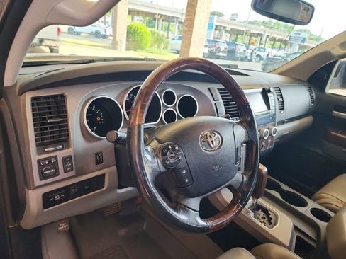 Used 2011 Toyota Tundra Limited w/ Platinum Pkg image 10